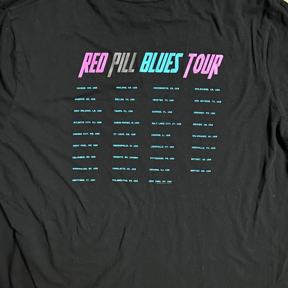 Maroon 5 • Red Pill Blues Tour • 2 X-Large • Black • Double Sided Concert Shirt - Picture 6 of 8